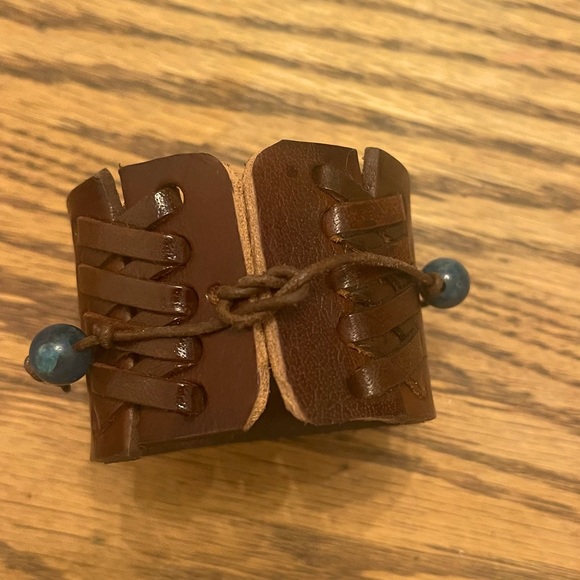 Vintage leather belt bracelet with lapis and leather tie., - Picture 2 of 5